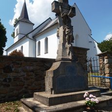 Kříž v Rohozné před kostelem svatého Erasma
