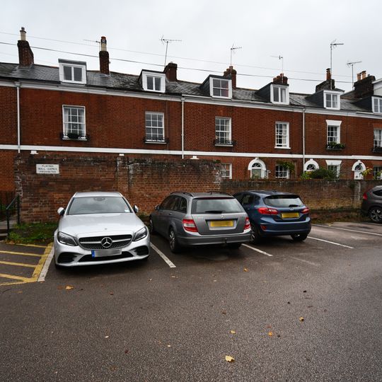 7-13, Russell Terrace