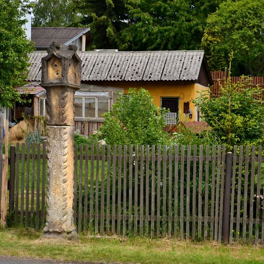 Boží muka u rozcestí k Hasištejnu