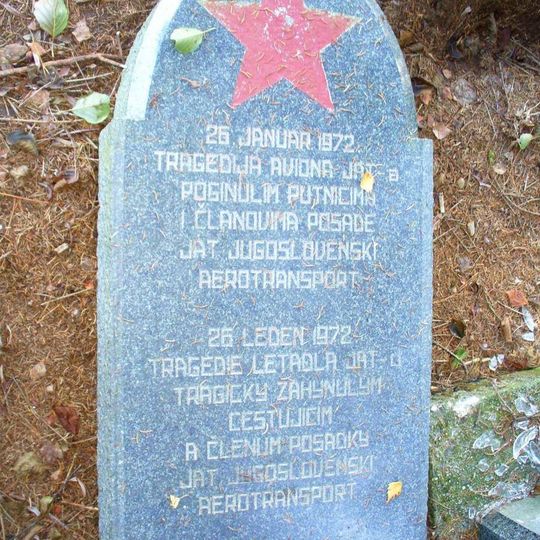 Pomník v místě pádu jugoslávského letadla u Srbské Kamenice