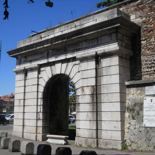 Porta Vittoria
