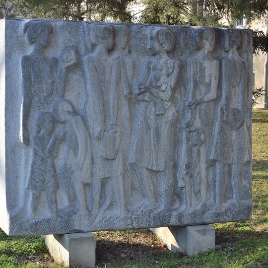 "Wäscherinnen - Mütter mit Kindern" by Walter Leitner, Vienna