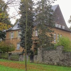 Villa mit Garten und Einfriedung Pfarrhübel 12