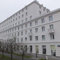 Blok przy alei Prymasa Tysiąclecia 145/149
