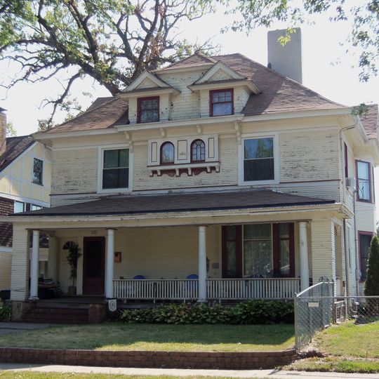 Dr. George McLelland Middleton House and Garage