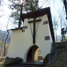 Kriegergedächtniskapelle mit Kriegerdenkmal