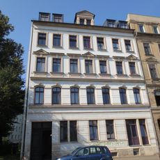 Mietshaus in ehemals geschlossener Bebauung Karl-Immermann-Straße 32