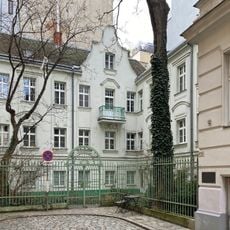 Miethaus, Zum Grünen Tor, Roter Hof