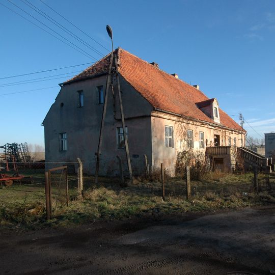 Dwór w Łagoszowie Małym