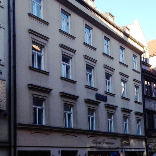 Wohn- und Geschäftshaus