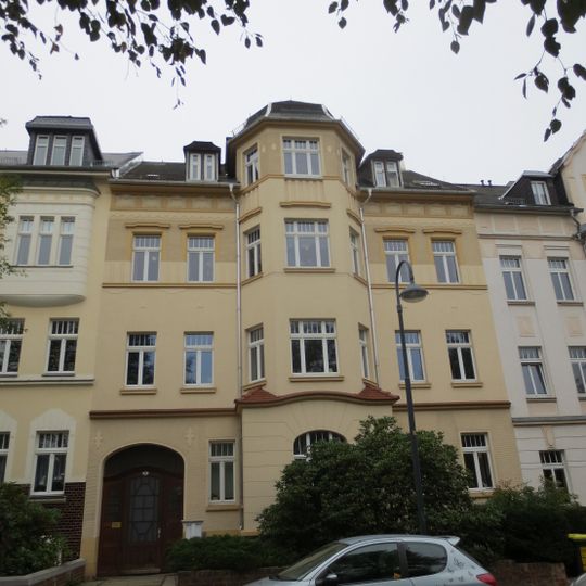 Mietshaus in geschlossener Bebauung mit Vorgarten Schiersandstraße 38