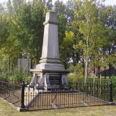 Gedenknaald voor Menno Simonsz