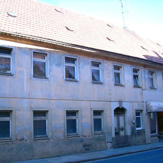 Wohnhaus in geschlossener Bebauung mit Ladeneinbau Wettinstraße 3