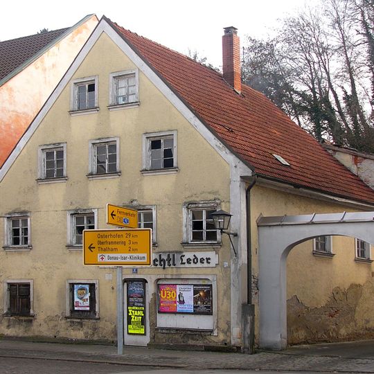 Wohn- und Geschäftshaus