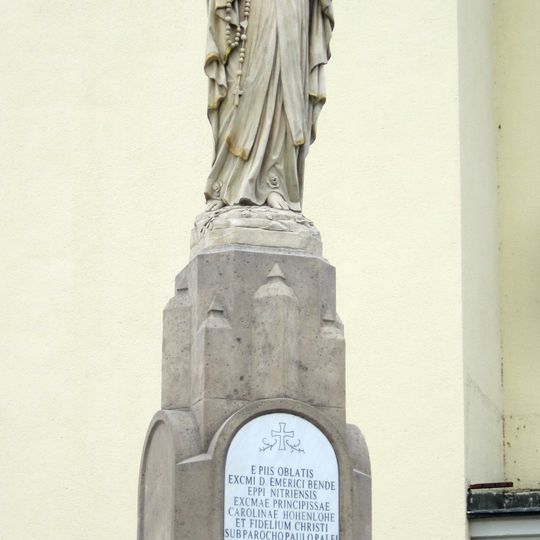 Socha Panny Márie, podstavec