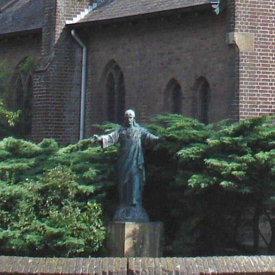 Statue of Sacred Heart of Jesus Christ