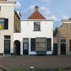 Burgemeester van der Lelykade 2, Maasland