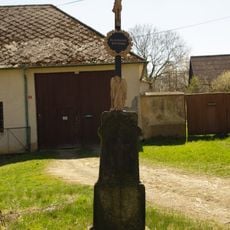 Kříž u kaple v Karhuli