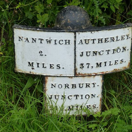 Milepost c 100m north of Baddington Lane Bridge