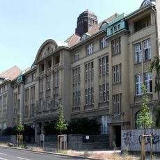 Konsumgenossenschaft Berlin und Umgegend, Vorstands- und Verwaltungsgebäude Josef-Orlopp-Straße 34/36