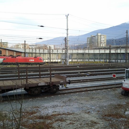 Innsbruck Hauptbahnhof, roundhouse and turntable