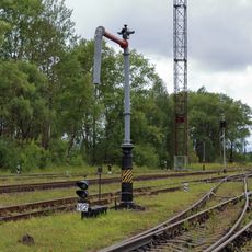 Гидроколонка образца 1940-х гг. в западной (нечетной) горловине ж/д между путями №2 и №3 (Осташков)