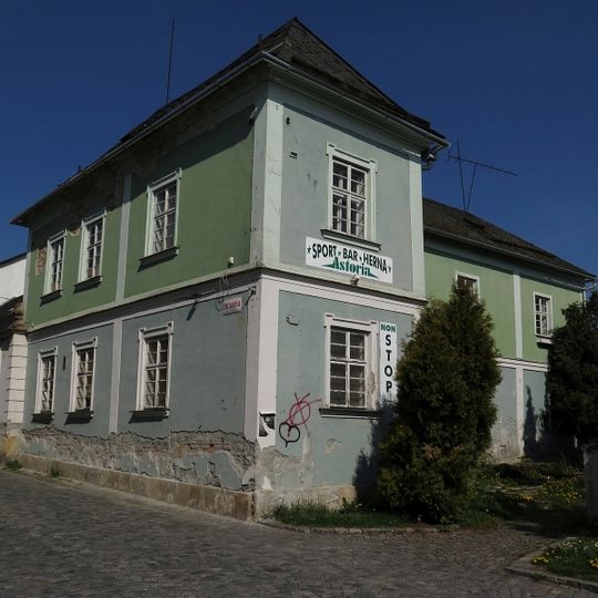 Smetanova 15, Hřebíkářská 5