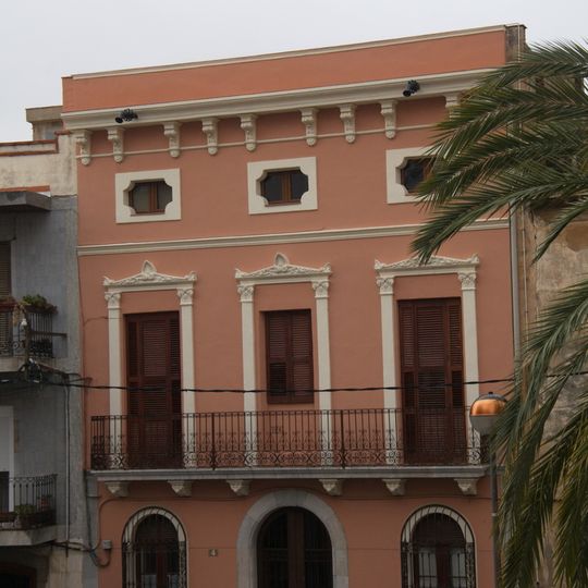 House in plaça de l'Església, 4