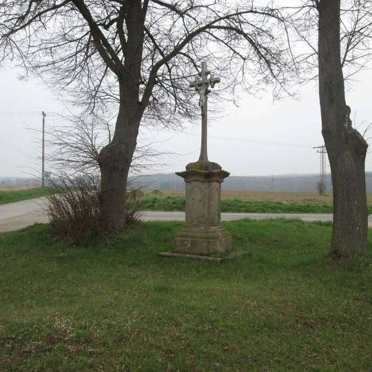 Kříž východně od Žihle na rozcestí