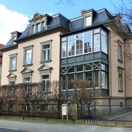 Bezirkskirchenamt / Villa August-Bebel-Platz 10