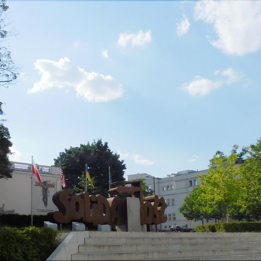 Solidarność w walce z komunizmem monument in Warsaw