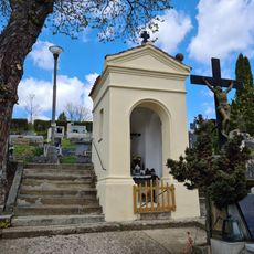 Kaplička na hřbitově ve Zdicích