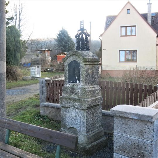 Kříž u domu 450 v Raspenavě