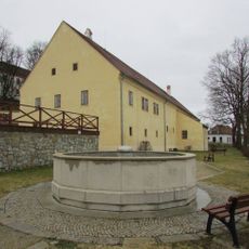 Kašna u pivovaru v Žirovnici