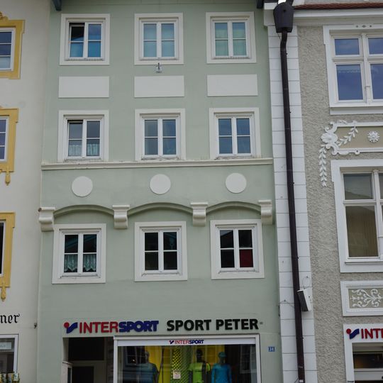 Wohn- und Geschäftshaus