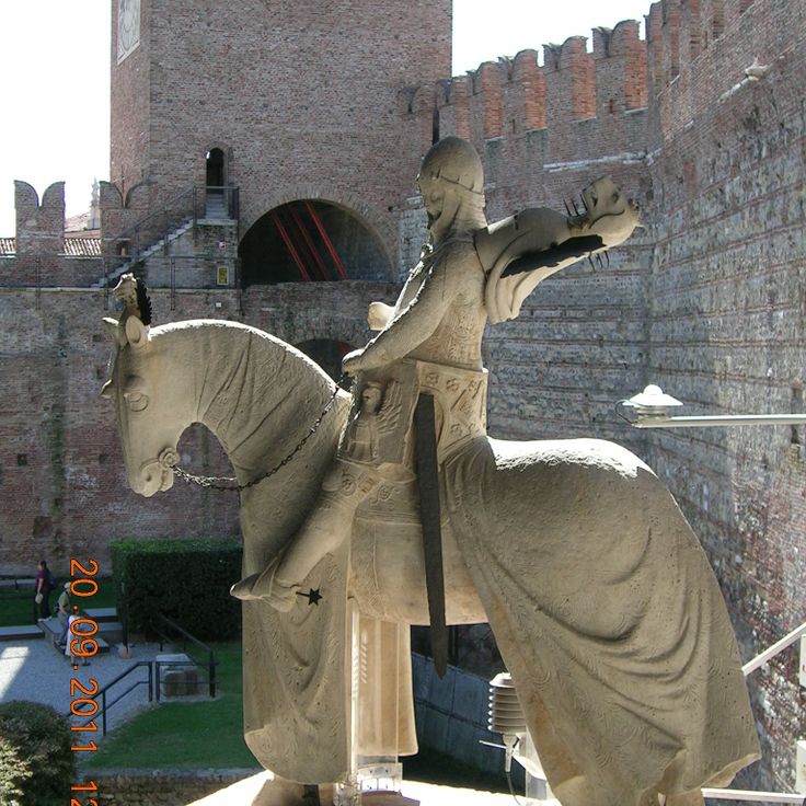 Statue of Cangrande della Scala