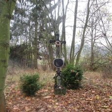 Kříž severně od Lučic