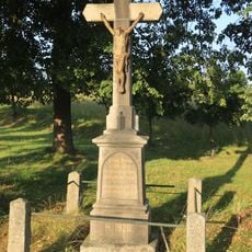 Kříž u silnice u Náramče