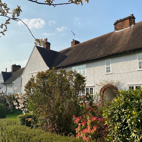 5-11, Temple Fortune Hill