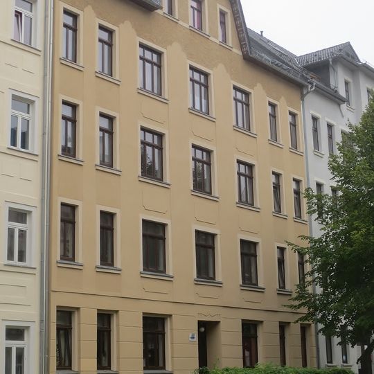 Mietshaus in geschlossener Bebauung Rudolf-Marek-Straße 7