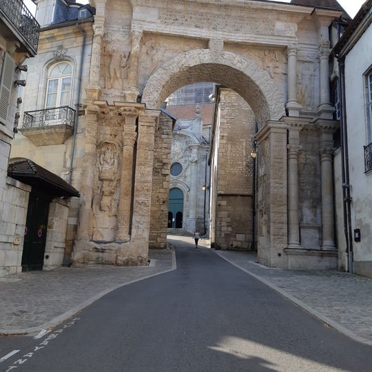 Porta Nera