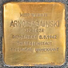 Stolperstein en memoria de Arno Bagainski