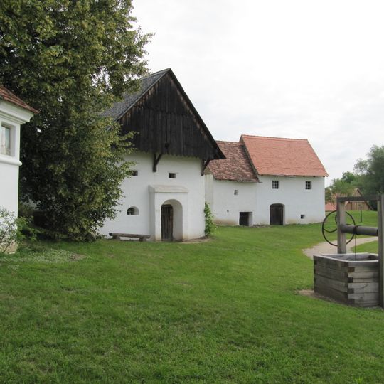 Boží muka v Areálu vinohradnických staveb ve Skanzenu Strážnice