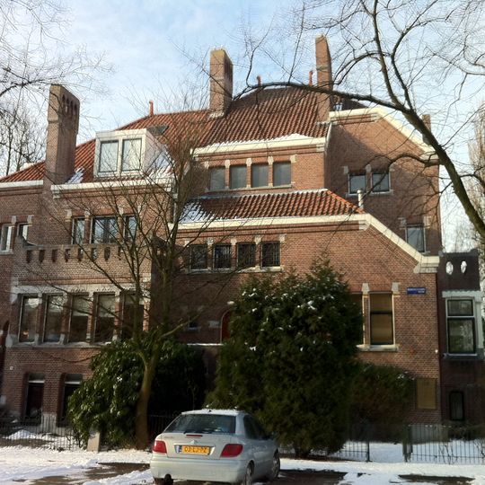 Rechterdeel van een dubbele villa
