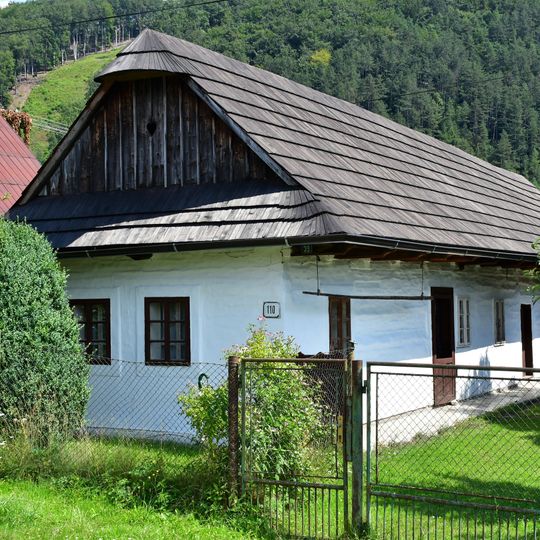 Ľudový dom s hospodár. časťou