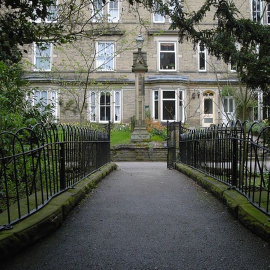 5, Knowlestone Place