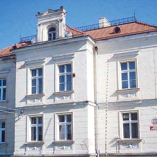 Oficyna pałacowa, ob. szkoła podstawowa