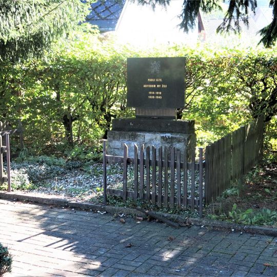 Pomník padlým u obecního úřadu v Dolních Habarticích