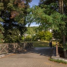 Lávka přes Rokytku západně od parku Podviní