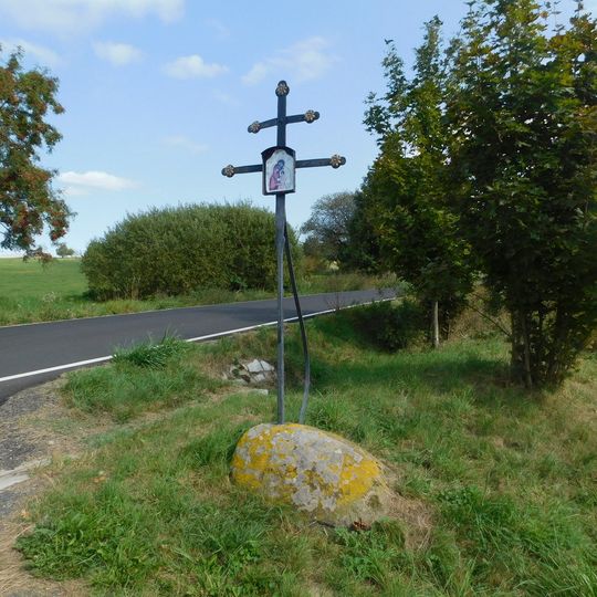 Kříž na křižovatce mezi Třemi Sekerami a Tachovskou Hutí